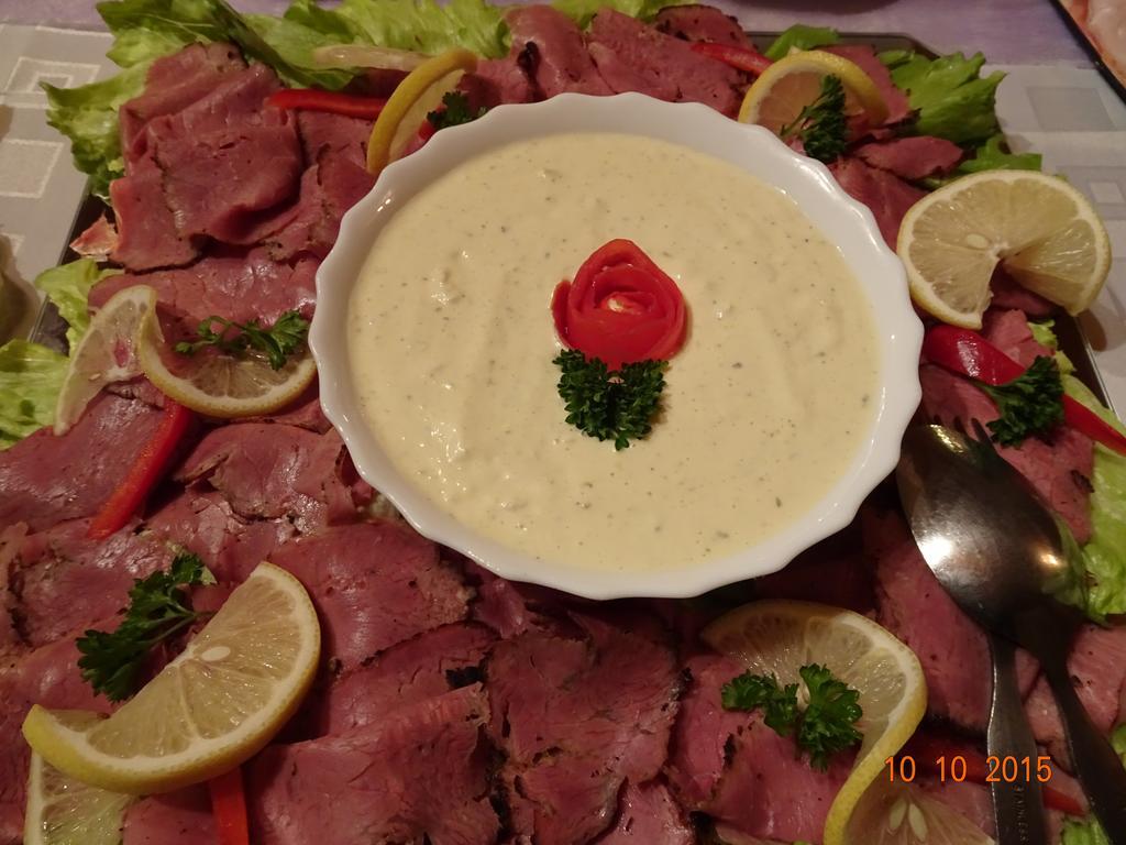 罗威奇基瓦克酒店 Loučeň 外观 照片