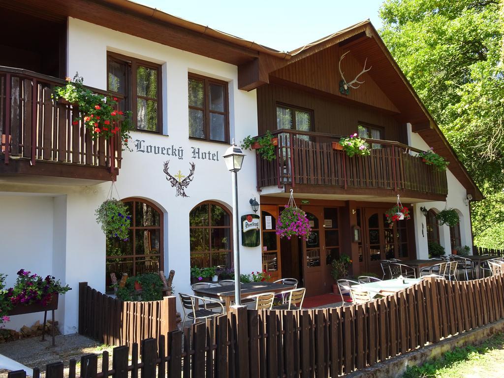 罗威奇基瓦克酒店 Loučeň 外观 照片