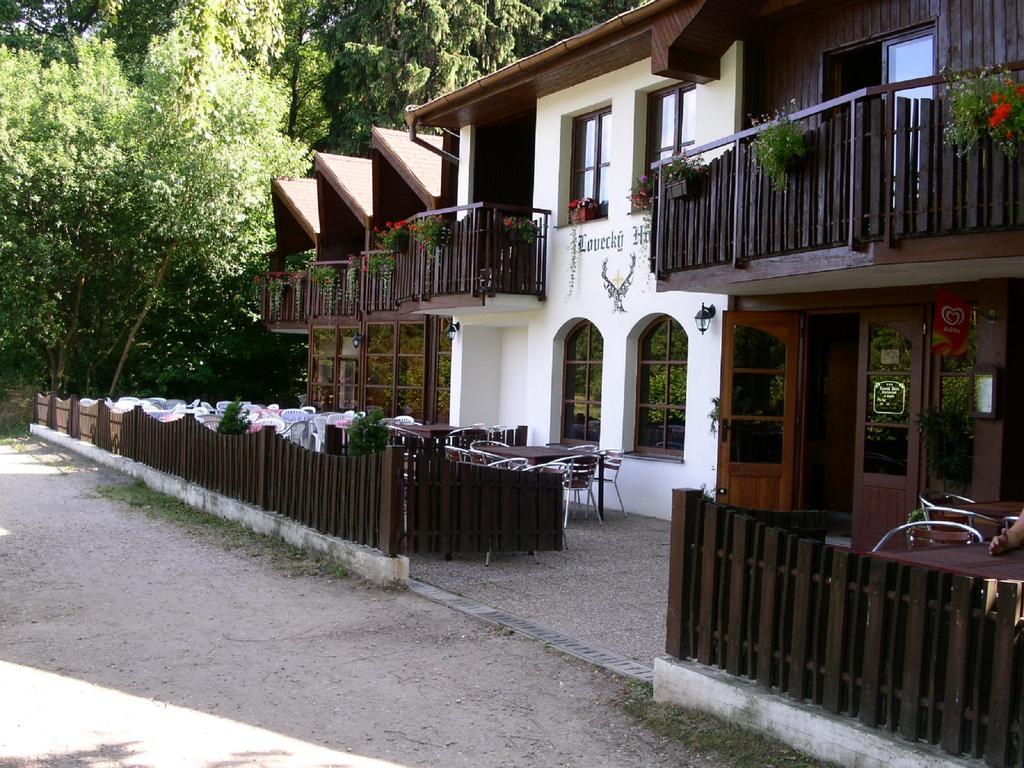 罗威奇基瓦克酒店 Loučeň 外观 照片